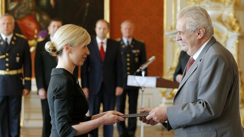 Prezident Miloš Zeman jmenoval Kateřinu Valachovou ministryní školství.