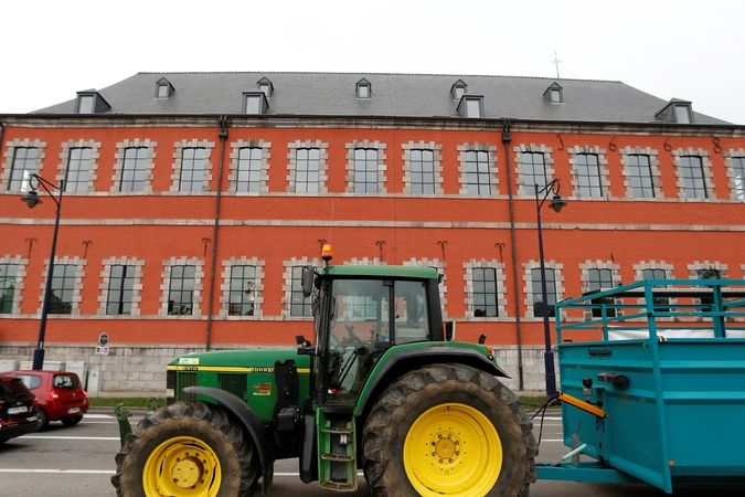 Před valonským parlamentem protestovali proti dohodě CETA i zemědělci
