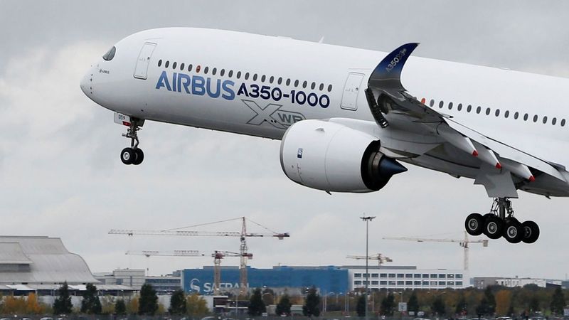 Airbus A350-1000 startuje z letiště v Toulouse