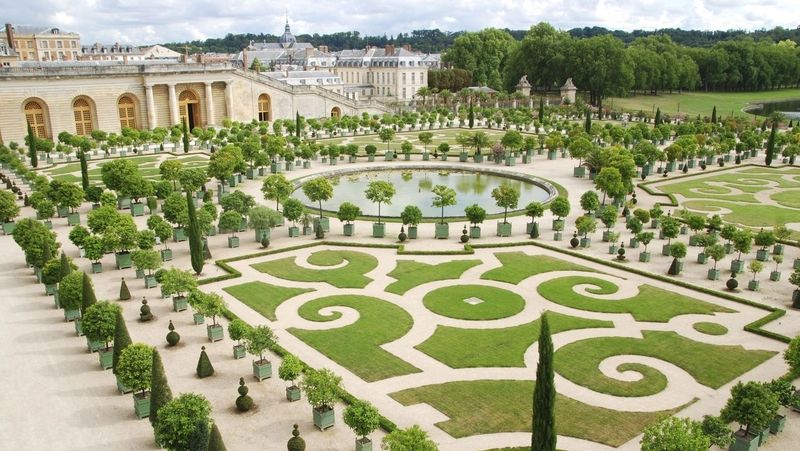 Zámek ve Versailles a jeho nádherné zahrady