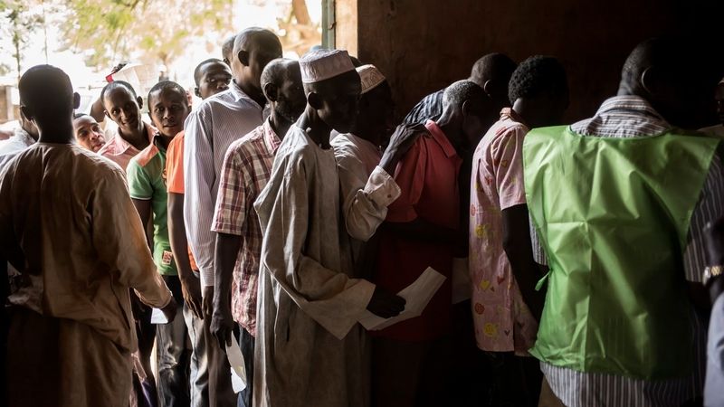 Voliči ve Středoafrické republice schválili v referendu novou ústavu.