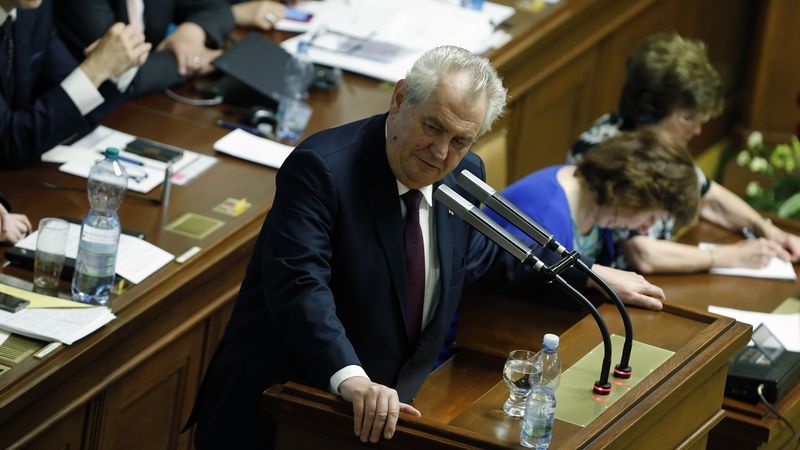 Prezident Miloš Zeman na schůzi Poslanecké sněmovny.