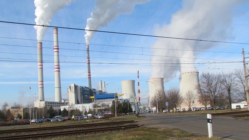 Uhelná elektrárna Počerady skupiny ČEZ na Lounsku