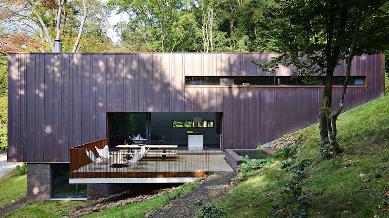 Dům v krásném lese nedaleko belgického městečka Tilff se může pochlubit nejmodernějším technickým řešením. 