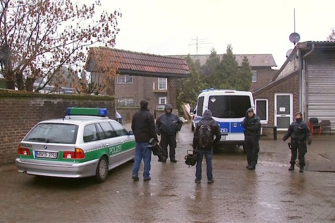 BEZ KOMENTÁŘE: Německá policie zasahuje na 200 místech v zemi