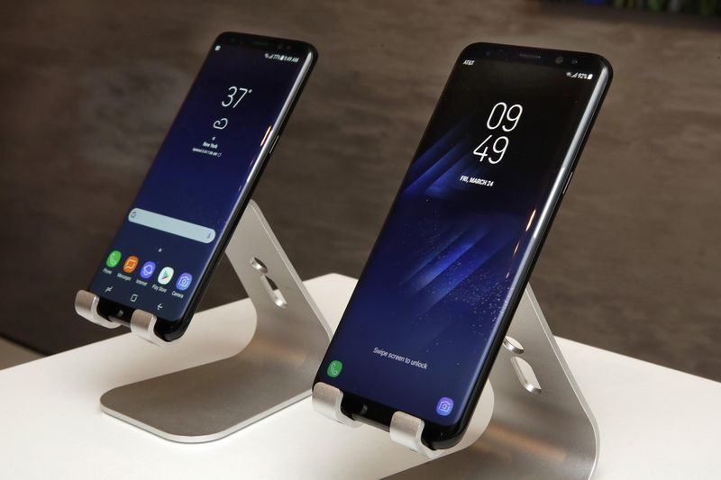 Zleva: Samsung Galaxy S8 a Galaxy S8+.