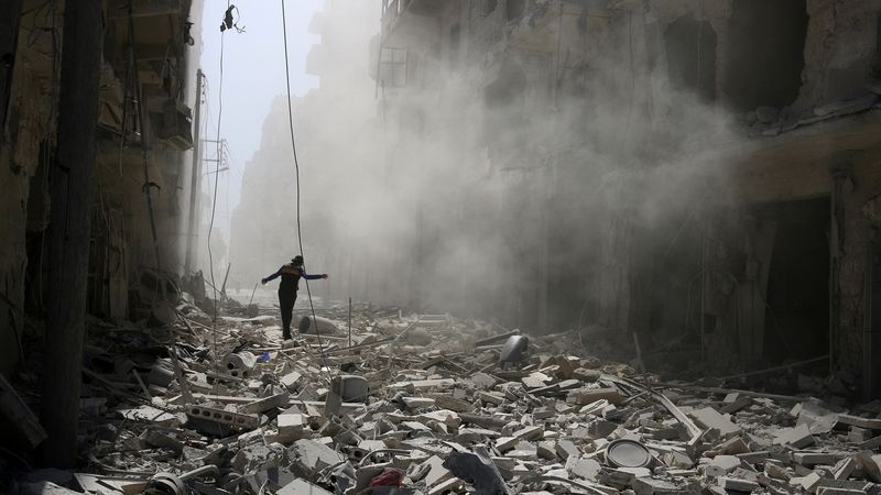 Bombardováním zdevastovaná část Aleppa držená povstalci.