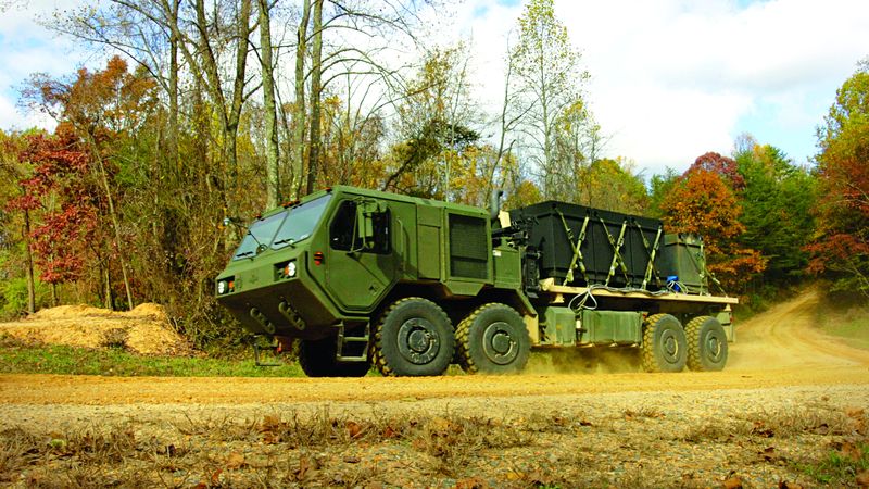 Těžký nákladní automobil U.S. Army Oshkosh HEMTT-A3