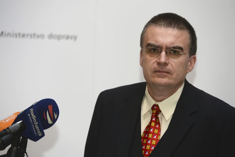 Exministr dopravy Zdeněk Žák kritizuje nový mýtný tendr.