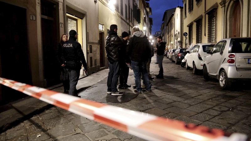 Policie v Turíně prověřuje úmrtí českého občana, jehož tělo nalezla na ulici