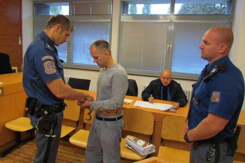Pavel Švancara před Krajským soudem v Ústí nad Labem