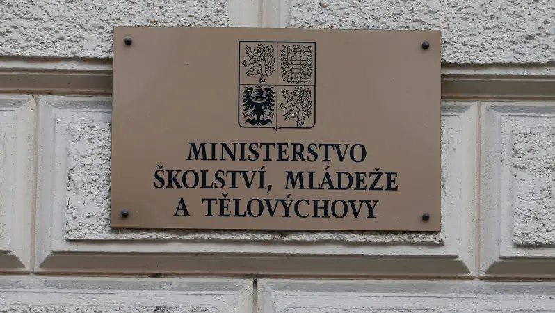 Ministerstvo Skolstvi Rozeslalo Skolam Navod K Poskytovani Doucovani Pro Zaky Novinky Cz