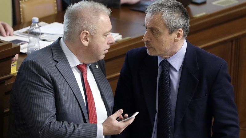 Ministr vnitra Milan Chovanec (ČSSD) a ministr obrany Martin Stropnický (ANO)