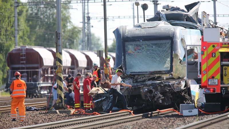 FOTO: Deset let od tragické nehody na přejezdu ve Studénce
