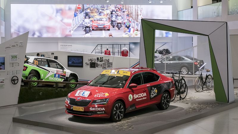 Značka Škoda se prezentuje ve výstavní síni Drive v Berlíně.