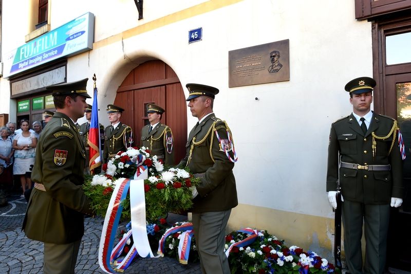 V Roudnici nad Labem se 26. srpna uskutečnil pietní akt s vojenskými poctami v den 120. výročí narození významného účastníka protinacistického odboje Josefa Mašína.