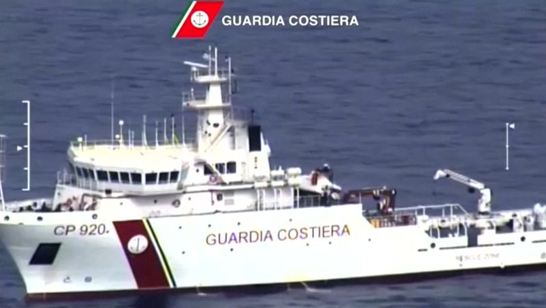 Italská pobřežní stráž ve Středozemním moři