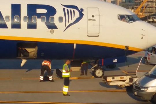 BEZ KOMENTÁŘE: Takhle zacházejí s kufry na italském letišti