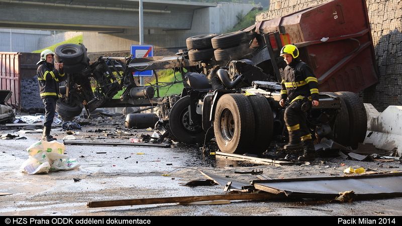 Při nehodě zemřel polský řidič a čtyři lidé se zranili