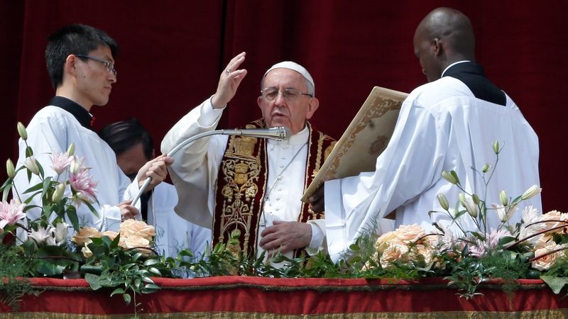 Papež František při nedělním velikonočním požehnání Urbi et Orbi ve Vatikáně