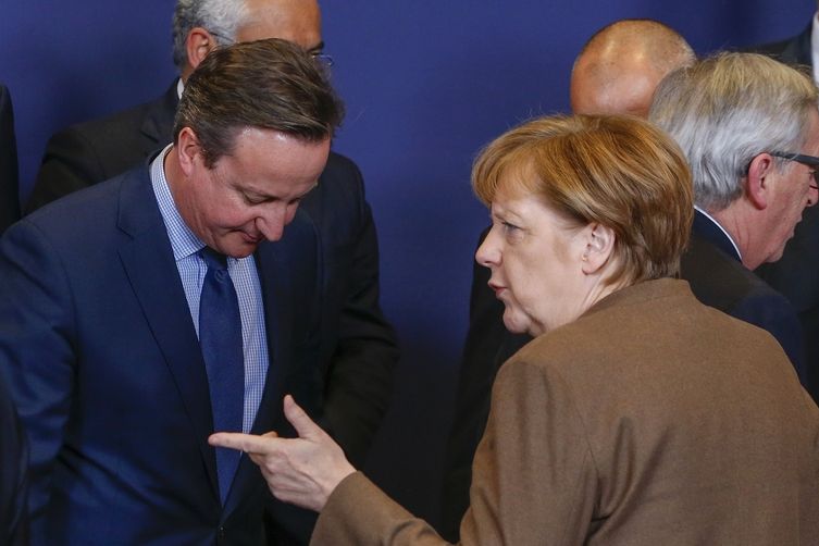 Britský premiér David Cameron a německé kancléřka Angela Merkelová na čtvrtečním summitu