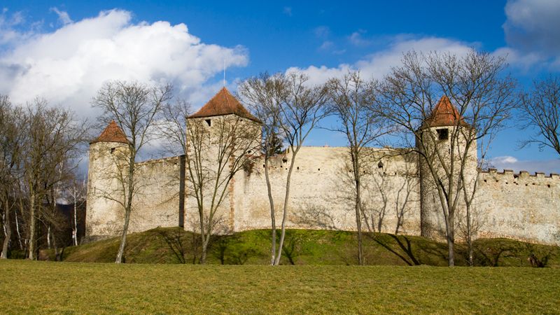 Hradby hradu Veveří z jihozápadu 