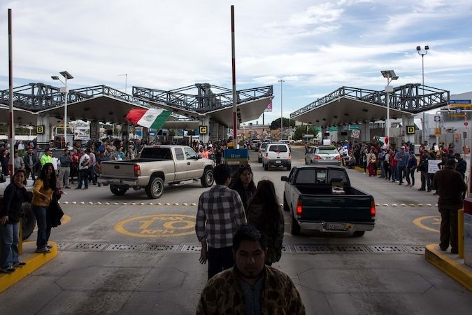 Přechod El Chaparral na mexiko-americké hranici