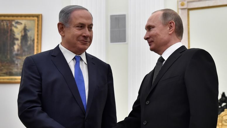 Izraelský premiér Benjamin Netanjahu a ruský prezident Vladimir Putin při starším setkání