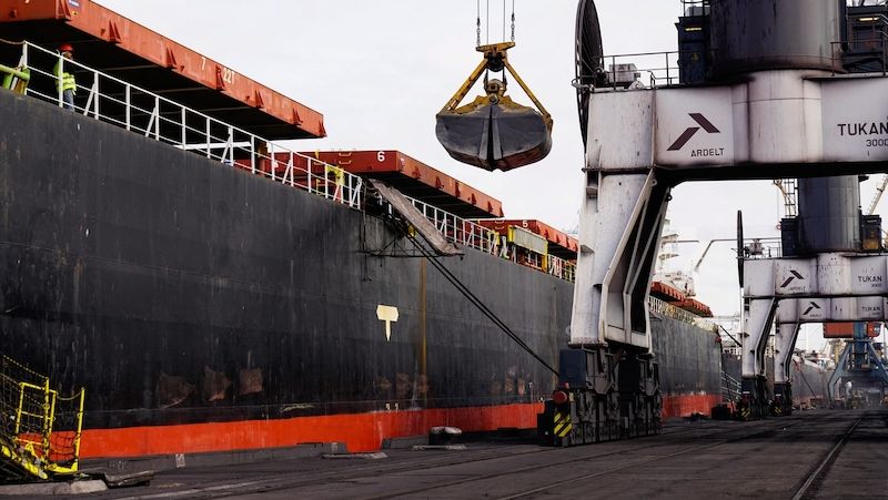První dodávka uhlí z Jihoafrické republiky dorazila do ukrajinské Oděsy letos v květnu. 