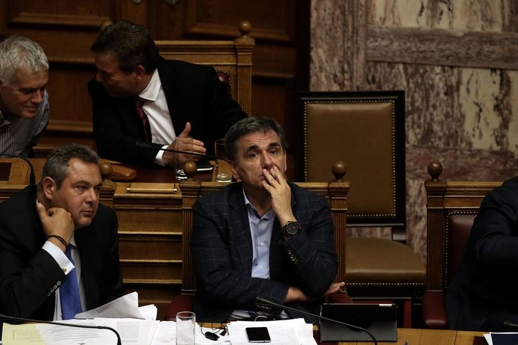 Řecký ministr financí Euklidis Tsakalotos v parlamentu