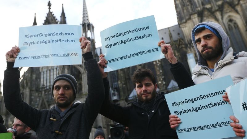 Syřané v Kolíně nad Rýnem protestují proti sexismu.