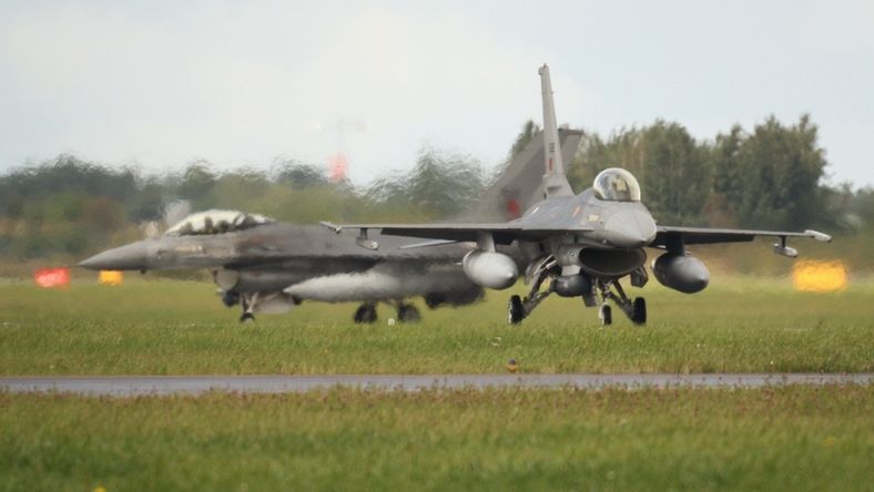 Hotovostní start portugalských stojů F-16