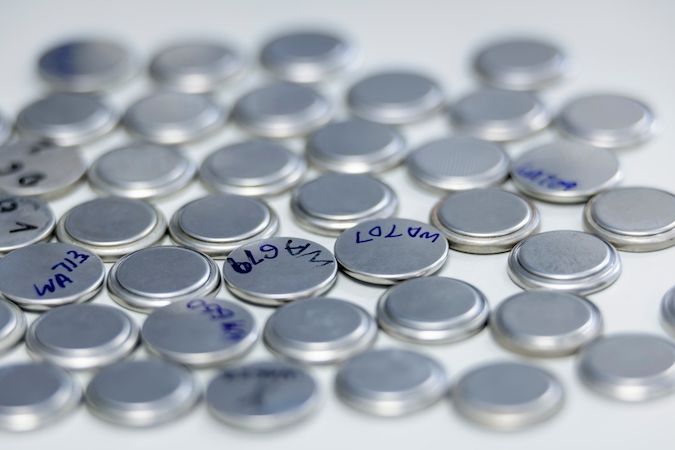 Lithium slouží hlavně k výrobě baterií