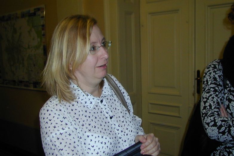 Učitelka Vanda Fabiánová v budově Okresního soudu v Olomouci.