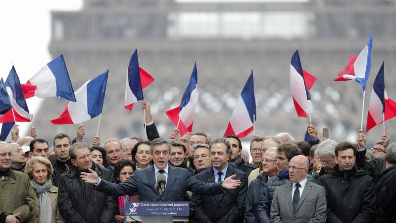 Předvolební shromáždění Françoise Fillona v Paříži