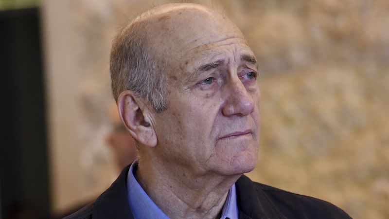 Izrael páchá válečné zločiny a v Gaze nemá šanci uspět, míní expremiér Olmert