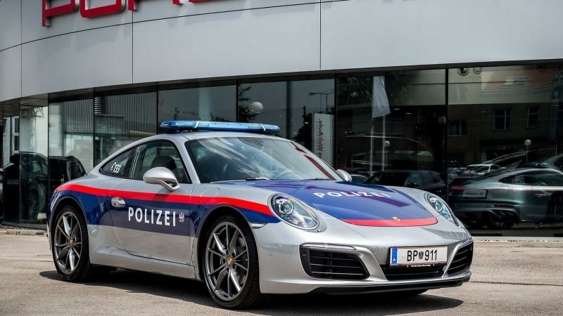 Policejní Porsche 911
