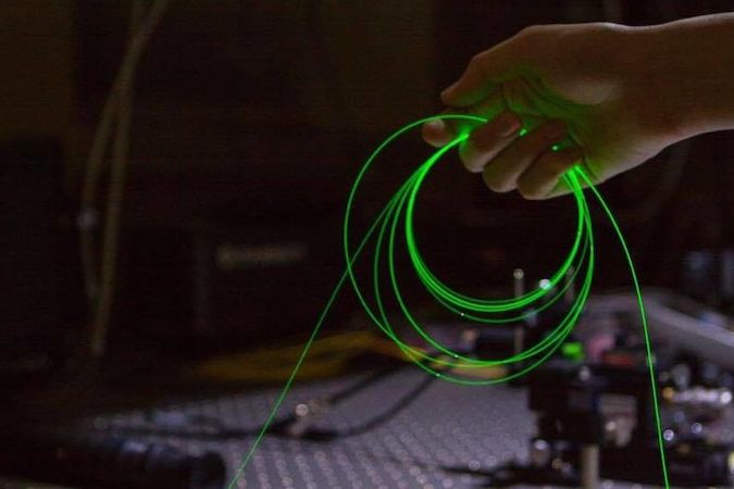 Nový typ laseru může najít využití v průmyslu, letectví, kosmonautice, v budoucnu i v medicíně. Ilustrační foto
