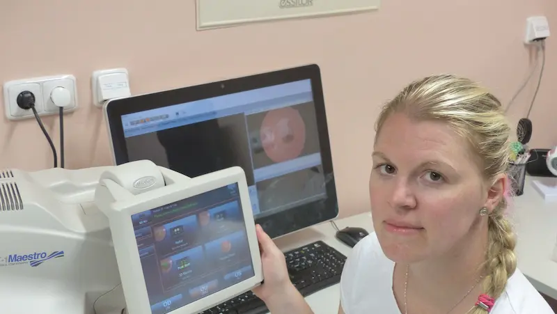 Ocni Lekarka Helena Strofova Pricinou Vad Zraku Mohou Byt I Brzka Menopauza Koureni Ci Stres Novinky Cz