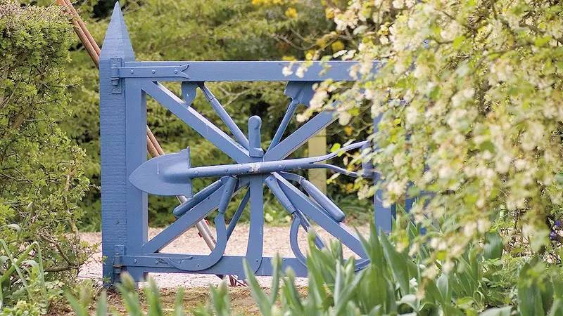 vlastnorucne vyrobene doplnky a dekorace dodaji zahrade jedinecny styl novinky cz