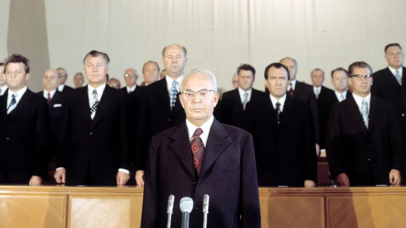 Historik Michal Machacek Pise O Gustavu Husakovi Boj O Hrad