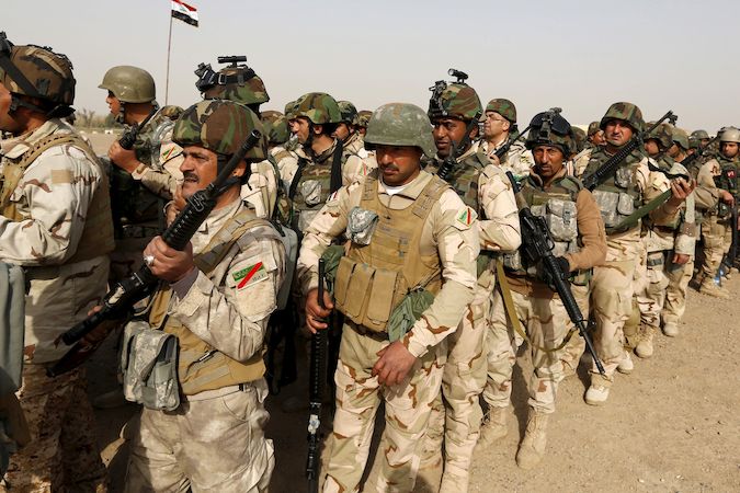 Irácká armáda se u Mosulu připravuje na ofenzivu proti městu.