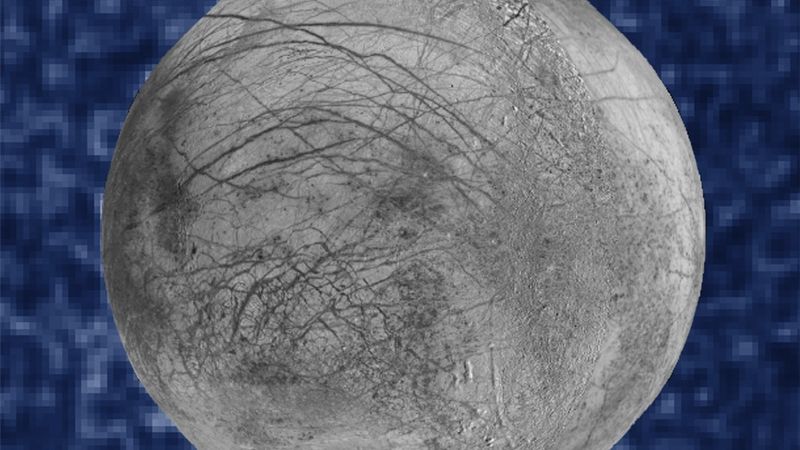 Snímek z NASA ukazuje velké vodní gejzíry tryskající z povrchu Jupiterova měsíce Europa