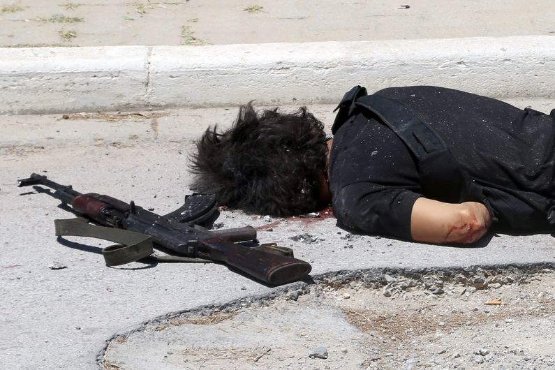 Sajfaddína Rizkího policie zastřelila. Před tím stihl zabít 38 lidí, převážně zahraničních turistů. 