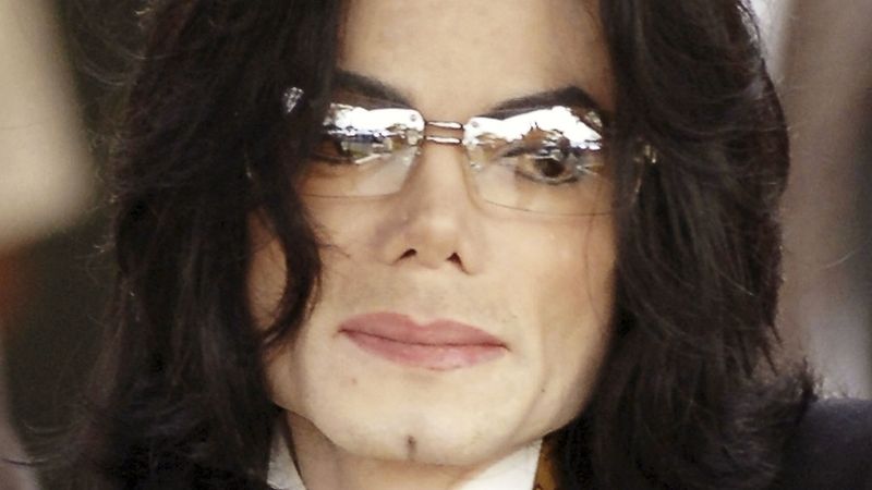 Michael Jackson na snímku z roku 2005.