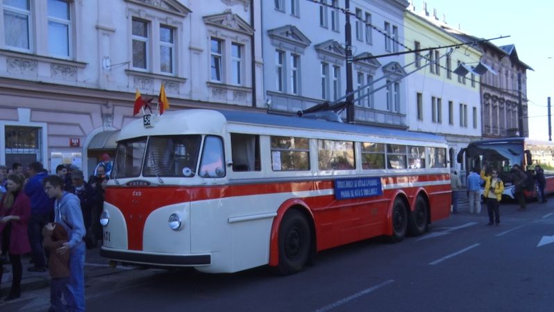 K vidění byla i historicka trolej Tatra T400.
