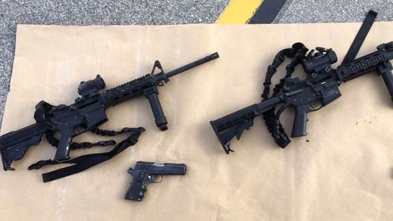 V domě střelců z Kalifornie našla policie zbraně