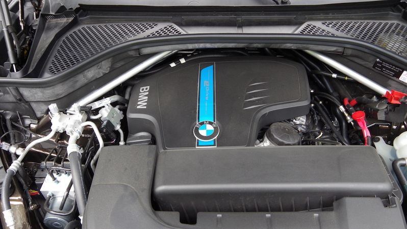 Dvoulitrový čtyřválec BMW TwinPower Turbo o výkonu 180 kW