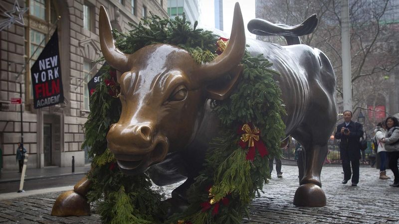 Socha býka před burzou na Wall Street v New Yorku