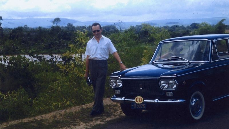 Jaroslav Korous v Kongu v době, když už získali českoslovenští diplomaté povolení ústřední vlády